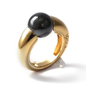 Gold ring with black stone,  Amethyst ring, stone ring, Unique gemstone ring, Gold minimalist ring, Amethyst  jewelry, Black Statement ring