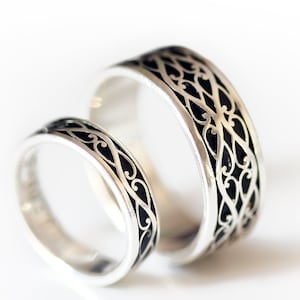 Keltische trouwringen set, tweekleurige ring, trouwring set, Viking-trouwring, knoopring, ring zwart email, zilver of witgoud, handgemaakt
