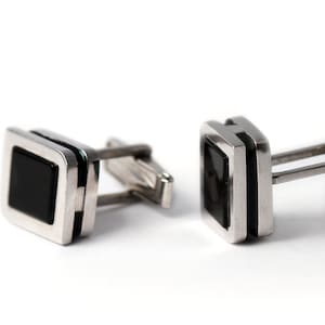 Square Wedding Cufflinks for men in silver enamel and black onyx, Initials Cufflinks, Groom Wedding Gift, Engraved Cufflinks, top Cuff Links