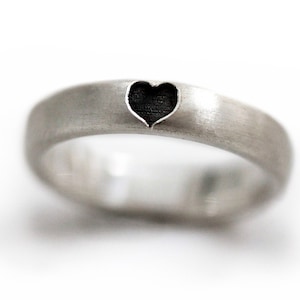 Silver love ring, Heart band ring, Unique gift , Heart ring, Promise ring, Love ring, Black heart ring, Engagement ring, Anniversary ring