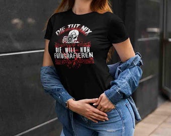 She won't hurt you – she just wants to take pictures. Women's Urbex Shirt, Urban Explorer Design, Lost Places Codex, Gift for Photographers