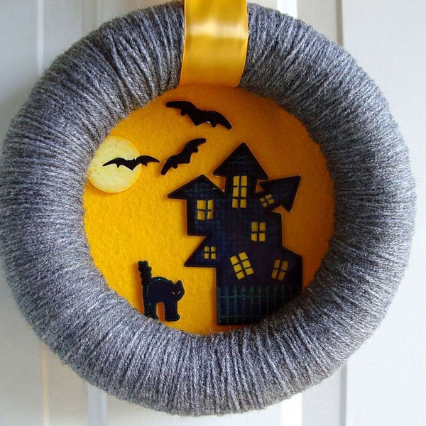 Halloween Yarn Wreath Spooky Night 12 inch