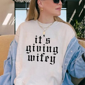 Comfort Colors® Its Giving Wifey T-Shirt, Bride to Be Shirt, Newlywed Tee, Custom Engagement Gift, Wifey Honeymoon Outfit, Wedding Day Shirt
