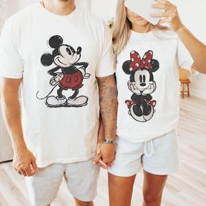 Comfort Colors® Retro Mickey Mouse Shirt, Vintage Minnie Mouse Tshirt, Disney Couple Shirts, Disney Family Matching Tees zdjęcie 3