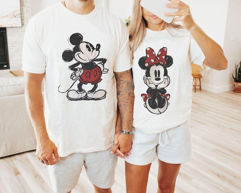 Comfort Colors® Retro Mickey Mouse Shirt, Vintage Minnie Mouse Tshirt, Disney Couple Shirts, Disney Family Matching Tees zdjęcie 3