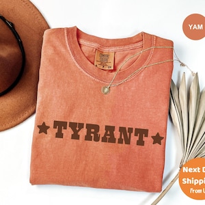 Koszula Comfort Colors® Tyrant, koszula Western Cowboy, koszula Rodeo, koszulka Western Bachelorette, koszula retro cowboy, koszula cowgirl, gorąca laska