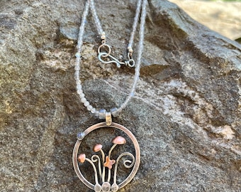 Collar de corazón de plata de ley y cobre con piedras de labradorita