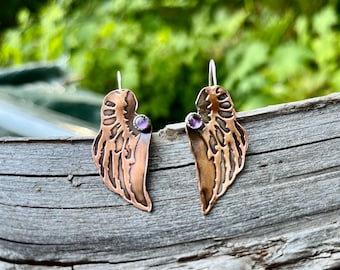 Pendientes de alas de cobre y amatista