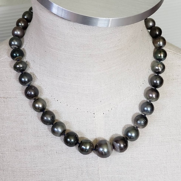 Tahitian Graduated Black Pearl Knotted Necklace