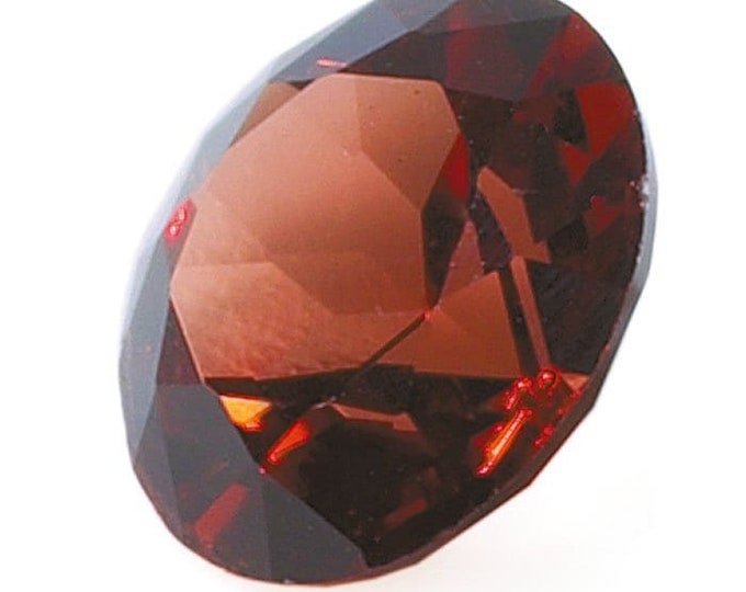 Garnet round faceted gemstone, aa-grade