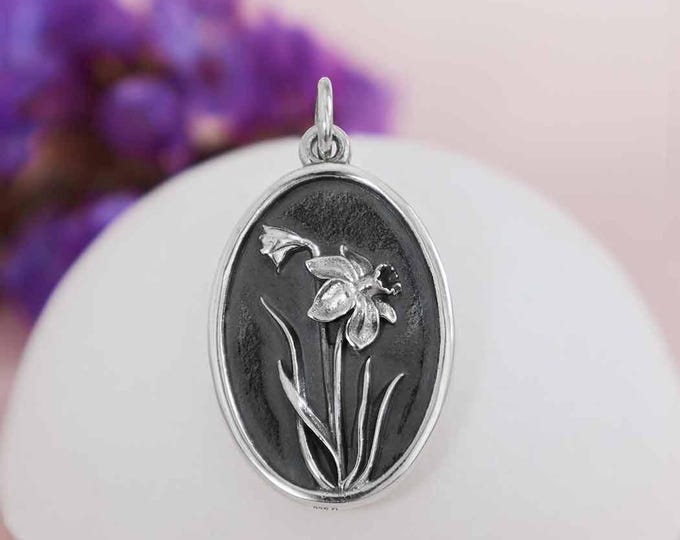 Silver Daffodil Charm - March Birthflower 25x13mm