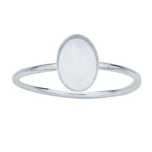Ringmontering i sterlingsilver med oval cabochon, välj din infattningsstorlek och fingerstorlek