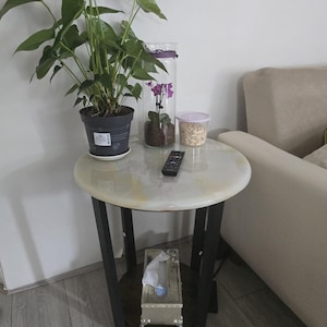 Citrine Cloud Onyx Side Table – Round Natural Stone Top