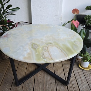 Jade Green Onyx Table – Natural Round Stone Top on Sleek Modern Base Luxury Coffee Table