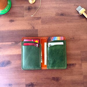 Handgemaakte leren portemonnee, slanke verticale kaarthouder, klassieke portemonnee voor heren, gepersonaliseerde leren portemonnee, Vaderdagcadeau