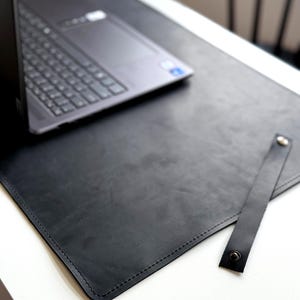 Leder Schreibtischmatte, genähte Leder Schreibtischmatte, handgemachte Schreibtischunterlage, rustikale Büroabdeckung, benutzerdefinierte Tischunterlagen, minimalistisches Geschenk