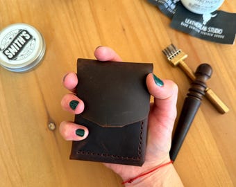 Left-Handed Leather Wallet for Men, Slim Card & Cash Holder, Personalized Minimalist Wallet, Christmas Gift for Him, Gift for Left-Handers
