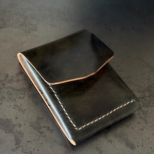Leder Geldbörse mit Muschel Cordovan, handgefertigte schlanke Ledergeldbörse, Rocado Leder Minimalist Bifold