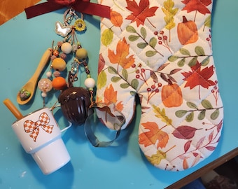 Decorative Fall Oven Mit with Charm