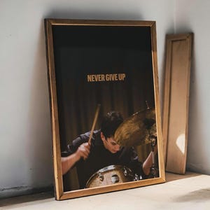 Whiplash Never Give Up Poster, Classic Movie Poster, Film Fan Collectibles, Home Decor, Whiplash Movie Gift, Minimalistic Poster Gifts