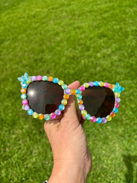 Rainbow Jeweled Butterfly Sunglasses: Music Festival Concert  display picture 2