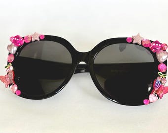 Oversized Sunglasses: Kitschy Black Frames with Pink Hearts & Butterflies