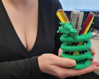 Portalápices en espiral con forma de dragón – Organizador de escritorio impreso en 3D / Soporte para lápices con diseño de dragón fantástico (archivo STL)