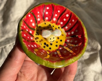 Handmade Bee & Flower Trinket Dish – Hand-Painted Ceramic Flower Bowl – Whimsical Stoneware Jewelry Holder
