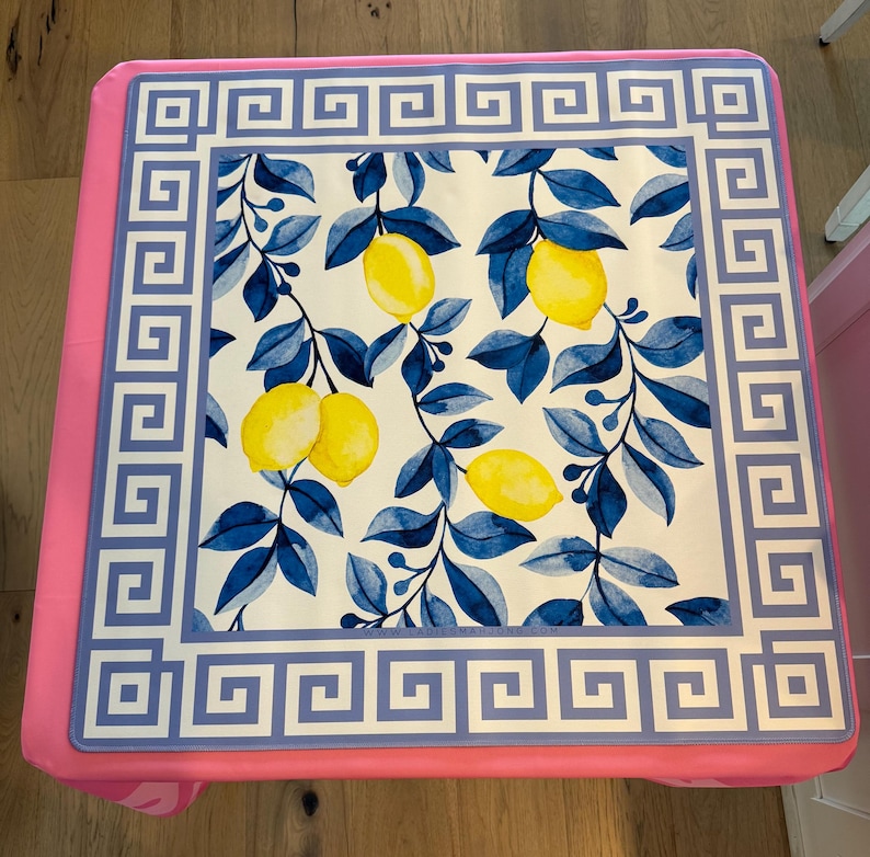 Tapete de Mahjong Coastal Capri con bolsa: Neopreno con estampado de limones, 31,5 x 31,5 imagen 2