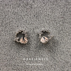 S925 Silver Shell Floral Design with Sparkling Stones Flower Wreath Stud Earrings