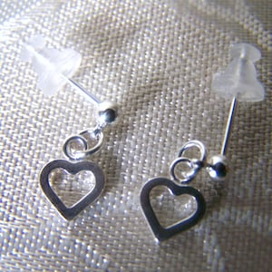 Earrings Open Heart Cutout Post