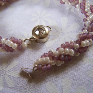 Pulseira espiral corda semente miçangas tecidas