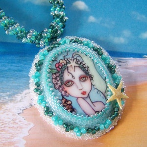 Mermaid Necklace, Mermaid Cameo Necklace, Beadwoven Cameo, Beadwoven Necklace, Seed Bead Necklace, Seed Bead jewelry, Ocean Theme Pendant