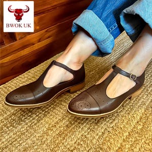 Mary Janes Brown Leder T-Bar Schuhe - Damen Vintage flache Schuhe Handgefertigte Retro Swing Schuhe, zarte Brogues, handgefertigt und anpassbar