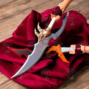 Solo Leveling Metal Dagger Set – Knight Killer & Venom Fang, Cosplay Prop with Wall Mount