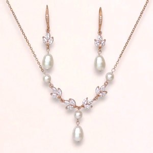 Rose Gold Bridal Set, Crystal Bridal Set, Crystal Earrings, Crystal Necklace, Rose Gold Jewelry set, Rose Gold Pearl Bridal Set, HAYLEY RGP