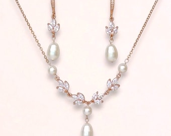 Rose Gold Bridal Set, Crystal Bridal Set, Crystal Earrings, Crystal Necklace, Rose Gold Jewelry set, Rose Gold Pearl Bridal Set, HAYLEY RGP