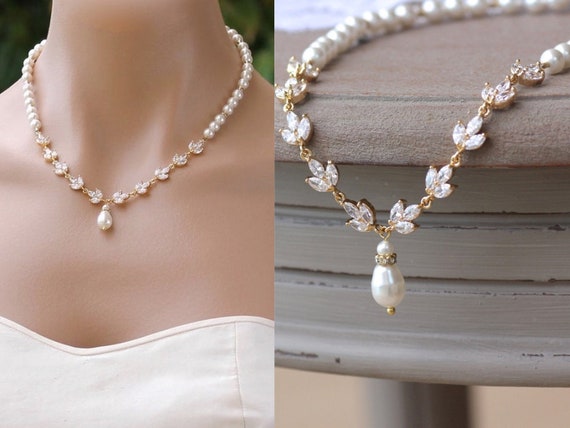 Choker - Metal, glass pearls & diamantés, gold, beige & crystal