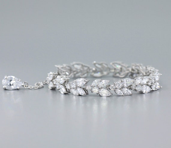 White gold crystal bracelet discount