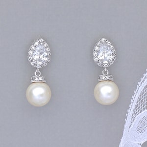 Ivory Pearl Jewelry Set, Pearl Bridal Set, Ivory Bridesmaids Jewelry Set, Pearl Wedding Jewelry Set, SISSY 3 image 3