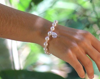 Swarovski Pearl Bracelet, Ivory Pearl Bridal Bracelet, Pearl & Crystal Drop Bracelet, CRYSTAL DROP