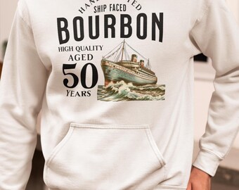 Moletom com capuz Bourbon com estampa de navio | OFFDANFORTH Essentials, moletom com capuz unissex, presente para amantes de bourbon, roupa aconchegante para o outono