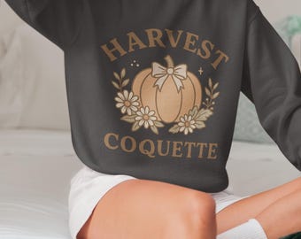 Moletom com estampa de abóbora Harvest Coquette, pulôver floral de outono, suéter de gola redonda macio e aconchegante para outono, Gildan 18000, ajuste unissex