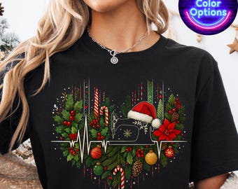Festliches herzförmiges Weihnachts-Nähmaschinen-T-Shirt ist perfekt für Handwerker, Quilter und Hersteller, die mit Liebe nähen