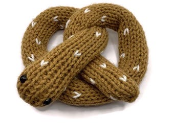 Peluche de serpiente de pretzel, peluche de animal de comida, peluche de serpiente, decoración kawaii, regalos divertidos, comida de carnaval, comida de feria del condado, peluche de pretzel suave