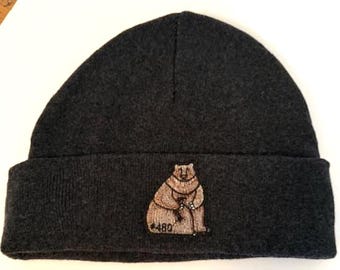 Otis 480 Brooks Falls Bear Bears Brooks Lodge Alaska Collector New NWT Dark Gray Grey Beanie Hat Winter Warm Gift Gifts