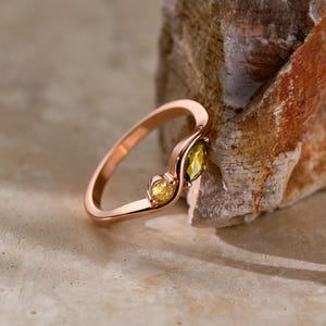 Bague avec pierre de naissance Toi et Moi - Bague ouverte minimale de deux pierres, cadeau personnalisé pour elle, cadeau de fête des mères
