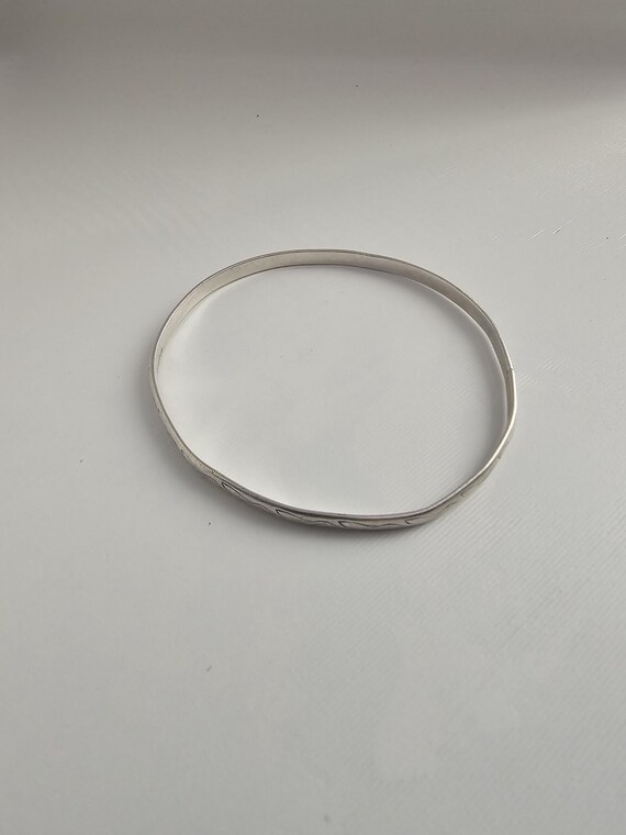 Vintage Solid Sterling Leaf Bangle - image 3