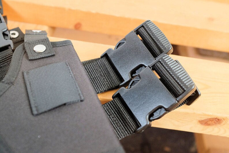 Close up product shot of the Vontoon Jill Valentine thigh holster made from durable polypropylene and strong plastic buckles