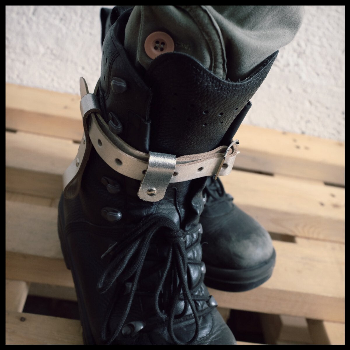 boot straps leather